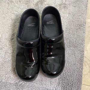 Black patent Danskos